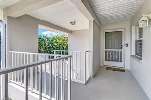 1358 Derbyshire Ct, Naples, FL 34116 - Photo 3
