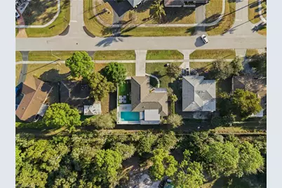 2473 Poinciana St, Naples, FL 34105 - Photo 7