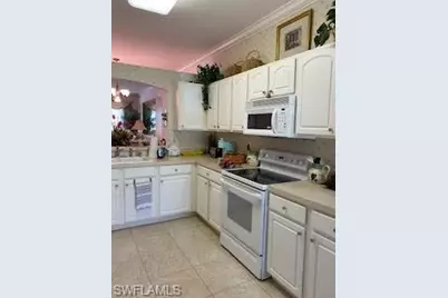 7832 Meridan Ct, Naples, FL 34104 - Photo 9