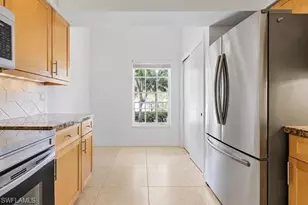 322 Sugar Pine Ln, Naples, FL 34108 - Photo 7