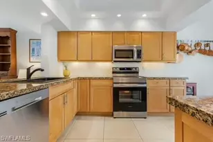 322 Sugar Pine Ln, Naples, FL 34108 - Photo 5