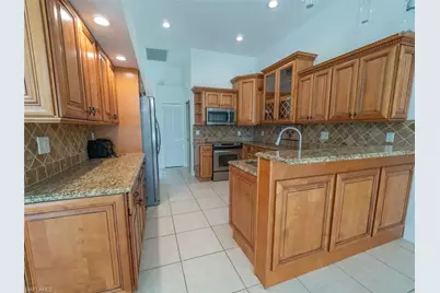 11394 Waterford Village Dr, Fort Myers, FL 33913 - Photo 9
