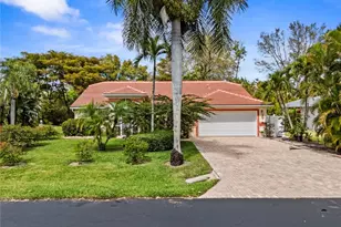 930 Moon Lake Dr, Naples, FL 34104 - Photo 25