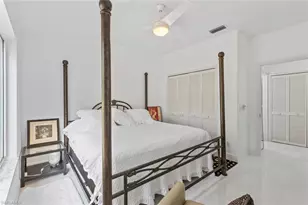 930 Moon Lake Dr, Naples, FL 34104 - Photo 19