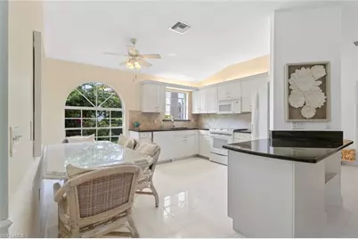 930 Moon Lake Dr, Naples, FL 34104 - Photo 7