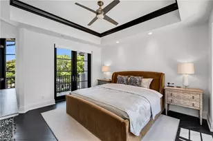 1004 7th St S, Naples, FL 34102 - Photo 9