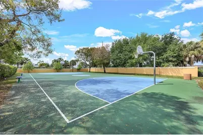 7689 Bristol Cir, Naples, FL 34120 - Photo 15