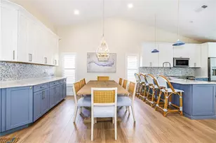 1374 Foxfire Ln, Naples, FL 34104 - Photo 7