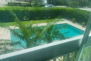 1050 9th St S, Naples, FL 34102 - Photo 11