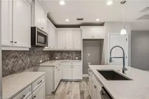 2664 Seychelles Cir, Naples, FL 34112 - Photo 11