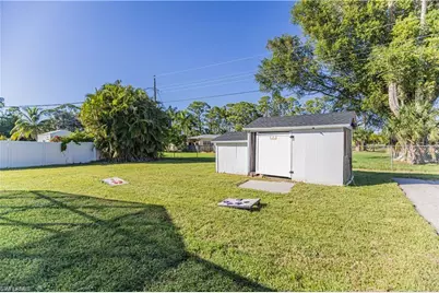 4584 San Antonio Ln, Bonita Springs, FL 34134 - Photo 11