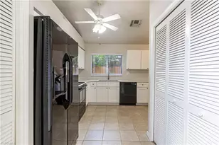 13114 Regent Cir, Fort Myers, FL 33966 - Photo 7