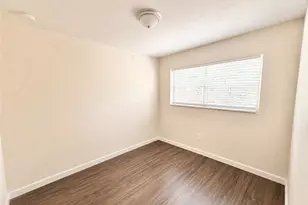 2485 Bayside St, Naples, FL 34112 - Photo 9