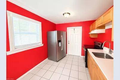 2485 Bayside St, Naples, FL 34112 - Photo 13