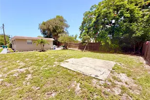 2485 Bayside St, Naples, FL 34112 - Photo 23