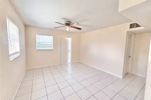 2485 Bayside St, Naples, FL 34112 - Photo 3
