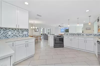 8719 Crest Ln, Fort Myers, FL 33907 - Photo 21