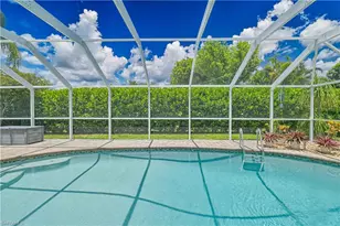 8719 Crest Ln, Fort Myers, FL 33907 - Photo 9