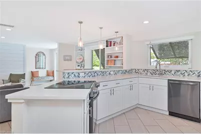 8719 Crest Ln, Fort Myers, FL 33907 - Photo 19