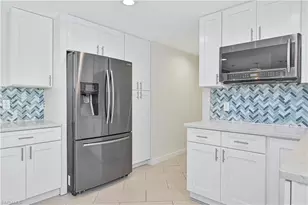8719 Crest Ln, Fort Myers, FL 33907 - Photo 23
