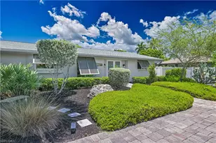 8719 Crest Ln, Fort Myers, FL 33907 - Photo 5