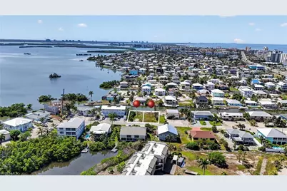 21581 Widgeon Ter, Fort Myers Beach, FL 33931 - Photo 23