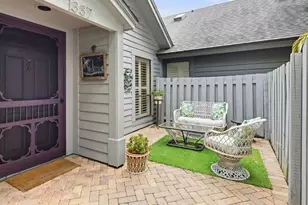 1337 Solana Rd, Naples, FL 34103 - Photo 3