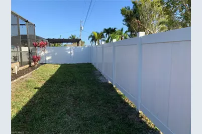 2715 SW 2nd Pl, Cape Coral, FL 33914 - Photo 9