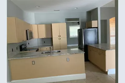 2715 SW 2nd Pl, Cape Coral, FL 33914 - Photo 11