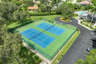 6721 Sloane Pl, Naples, FL 34104 - Photo 5