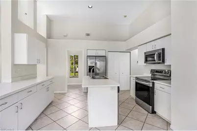 6721 Sloane Pl, Naples, FL 34104 - Photo 9
