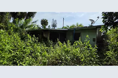 186 Crescent Lake Dr, North Fort Myers, FL 33917 - Photo 1