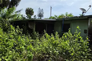 186 Crescent Lake Dr, North Fort Myers, FL 33917 - Photo 1