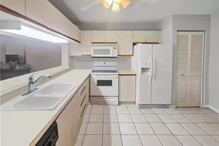 5955 Bloomfield Cir, Naples, FL 34112 - Photo 9