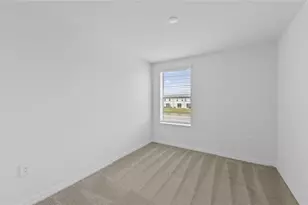 17525 Paradiso Wy, North Fort Myers, FL 33917 - Photo 7
