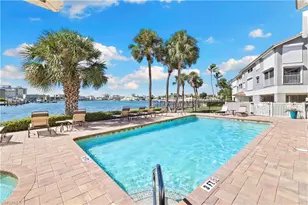 9101 Vanderbilt Dr, Naples, FL 34108 - Photo 21