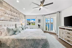 9101 Vanderbilt Dr, Naples, FL 34108 - Photo 11