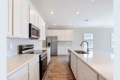 8792 Cascade Price Cir, North Fort Myers, FL 33917 - Photo 7