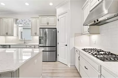 8386 Viale Cir, Naples, FL 34114 - Photo 15