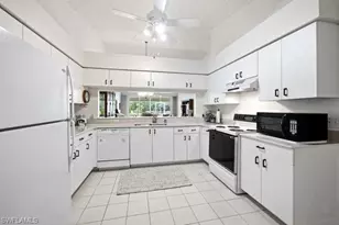 1040 Marblehead Dr, Naples, FL 34104 - Photo 15