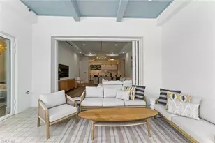 201 8th St S, Naples, FL 34102 - Photo 25