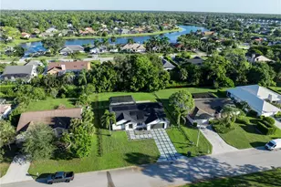 5105 Berkeley Dr, Naples, FL 34112 - Photo 5
