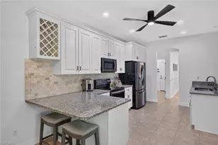 25020 Divot Dr, Bonita Springs, FL 34135 - Photo 11