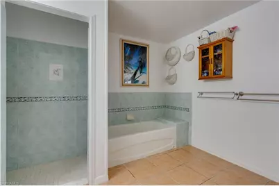 4105 NE 20th Pl, Cape Coral, FL 33909 - Photo 11