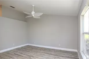 402 Emerald Bay Cir, Naples, FL 34110 - Photo 21