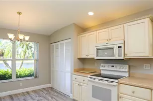 402 Emerald Bay Cir, Naples, FL 34110 - Photo 15