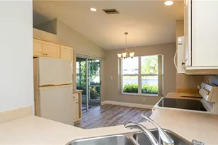 402 Emerald Bay Cir, Naples, FL 34110 - Photo 13