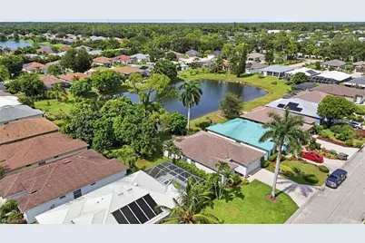 295 Stanhope Cir, Naples, FL 34104 - Photo 49