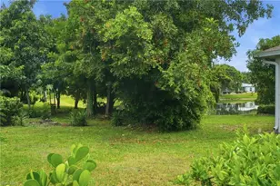 295 Stanhope Cir, Naples, FL 34104 - Photo 43