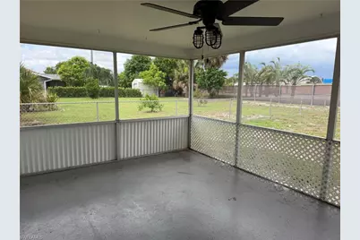 2521 SE 16th Pl, Cape Coral, FL 33904 - Photo 7